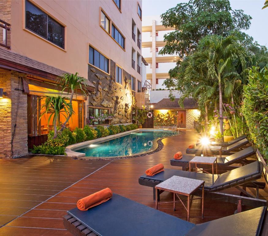 Orchid Garden Hotel Patong Exterior foto
